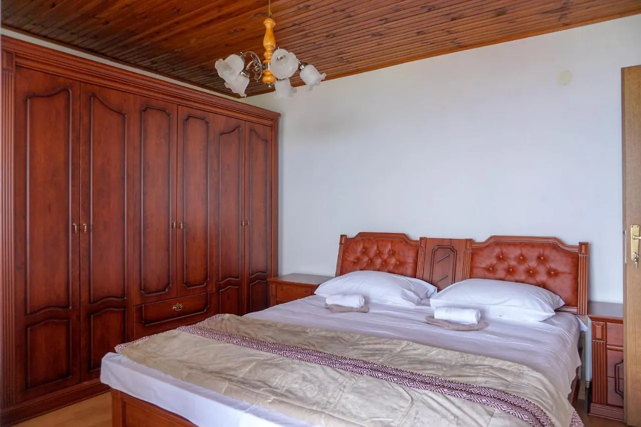 Guest house Apartments Jakov Lovran