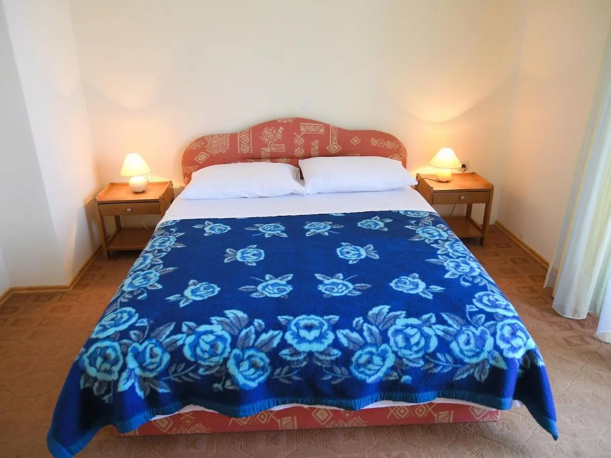 Apartments Jakov Lovran 3*,