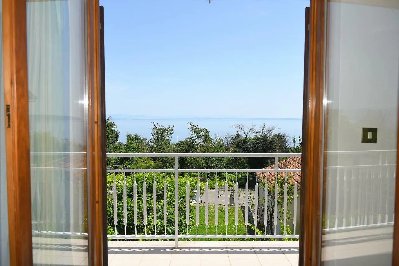 Guest house Apartments Jakov Lovran