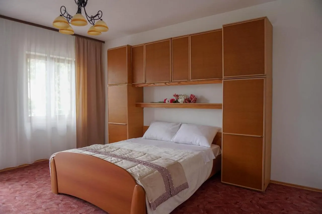 Apartments Jakov Lovran 3*,