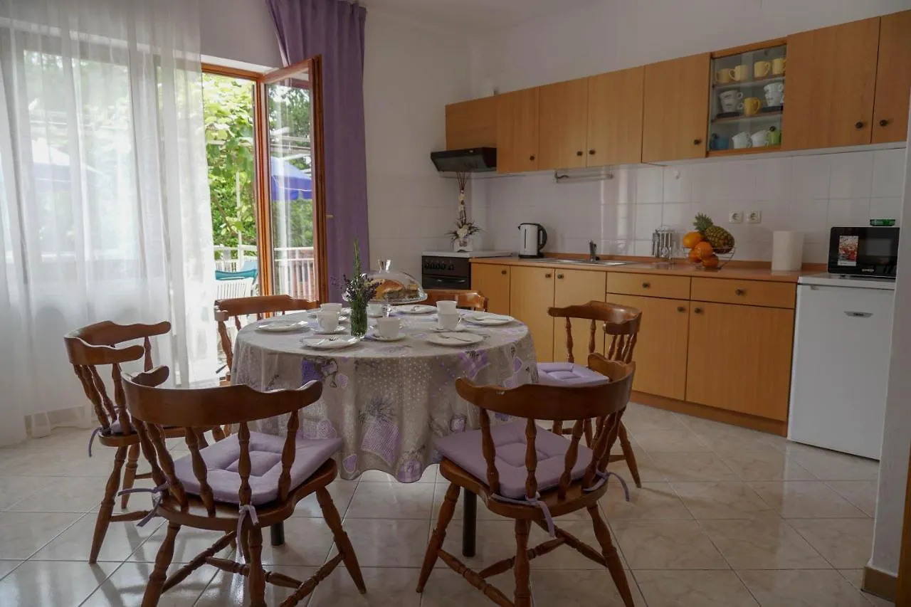 Apartments Jakov Lovran